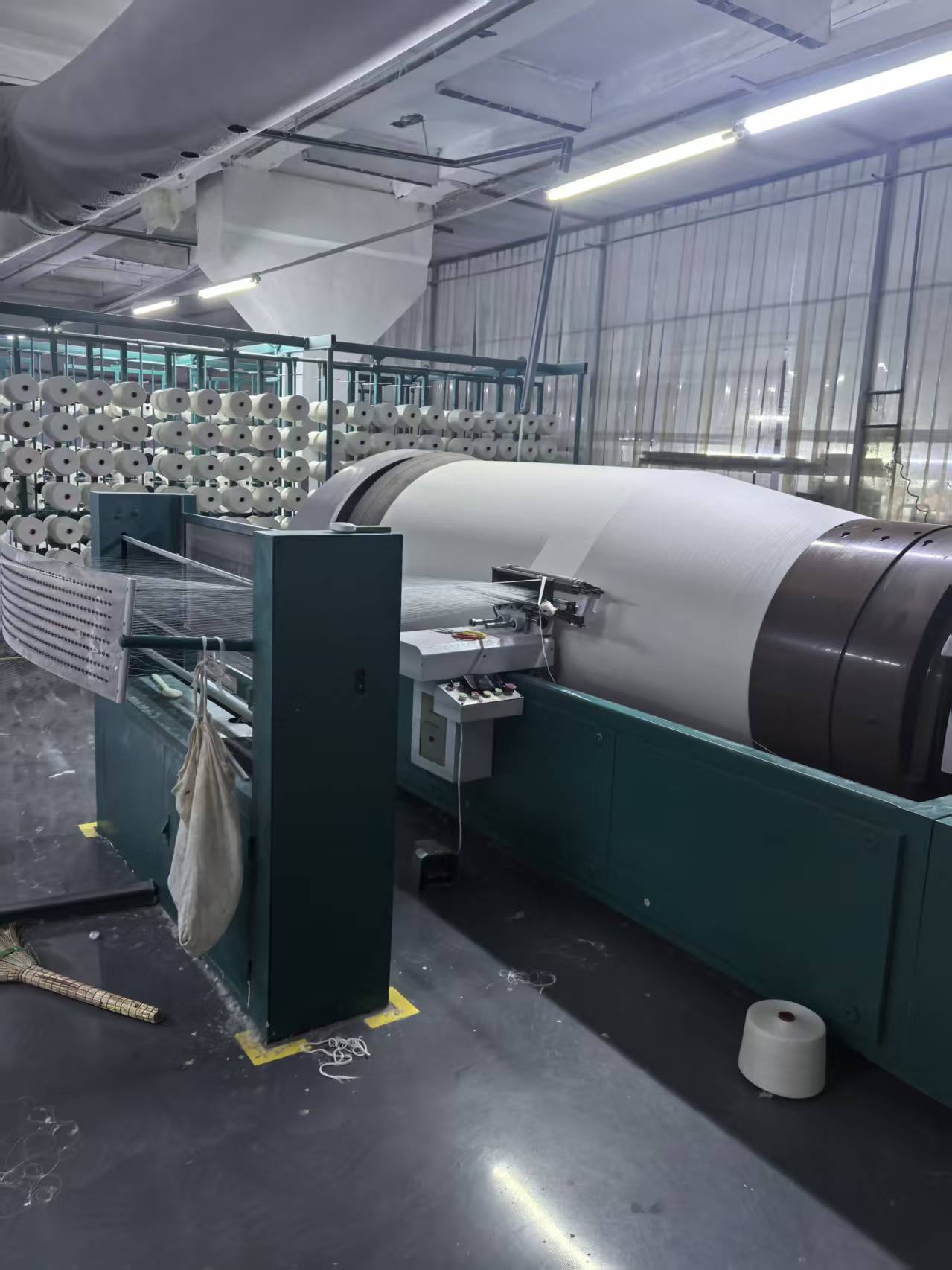 Warp beam preparation equipment